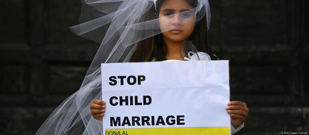 Real Age of Aisha When Married: 18 Years Old